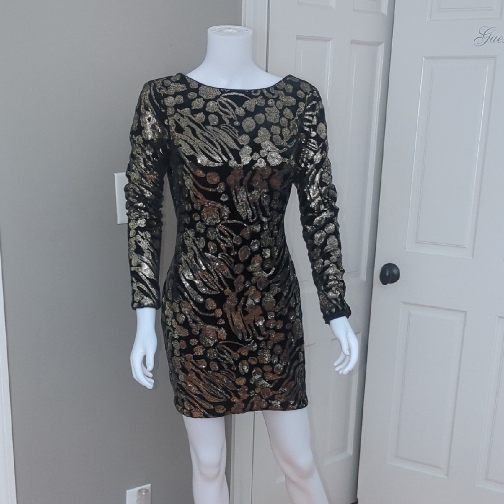 Elegant Black and Gold Sequin Dress